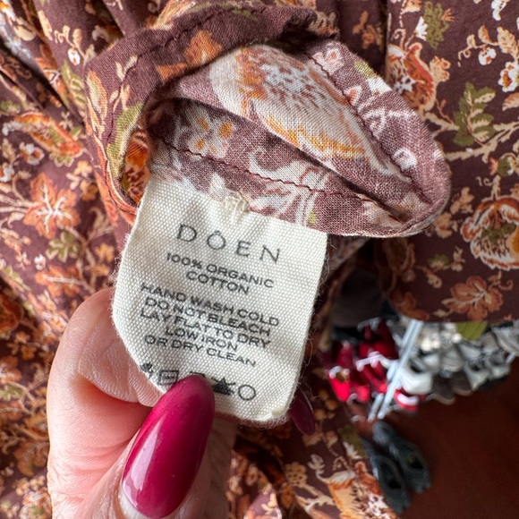 Doen Rust Floral Puff-Sleeve Blouse - Picture 2 of 4